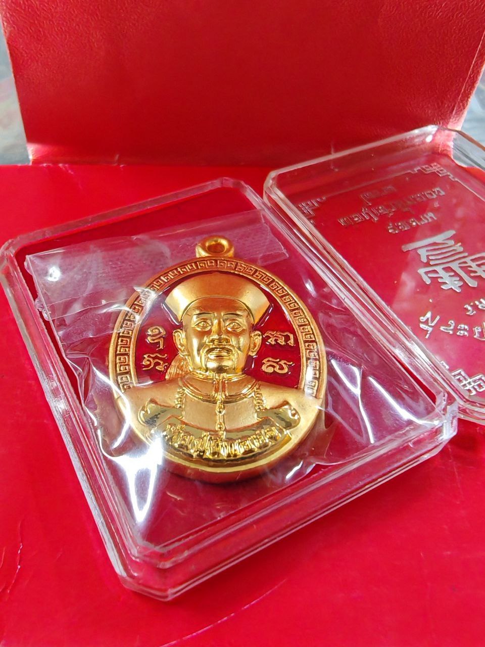 二哥丰头像 与 五眼四耳 泰国佛牌